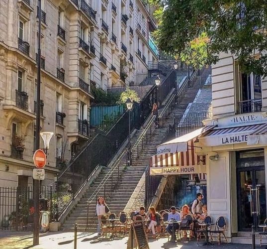 Paris: Montmartre Hill & Sacré-Cur Guided Walking Tour – Paris, France